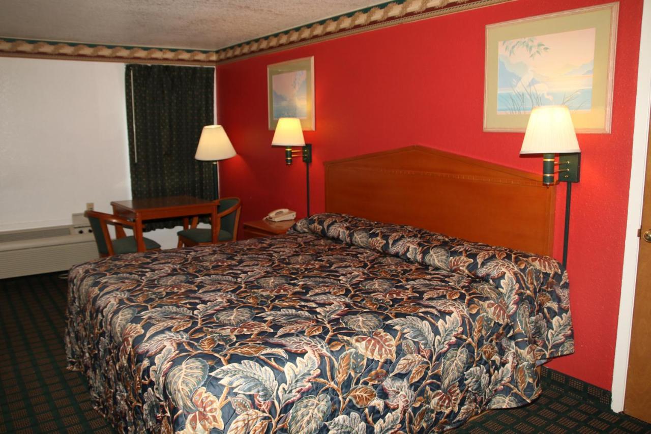 Lone Star Inn Llano Room photo