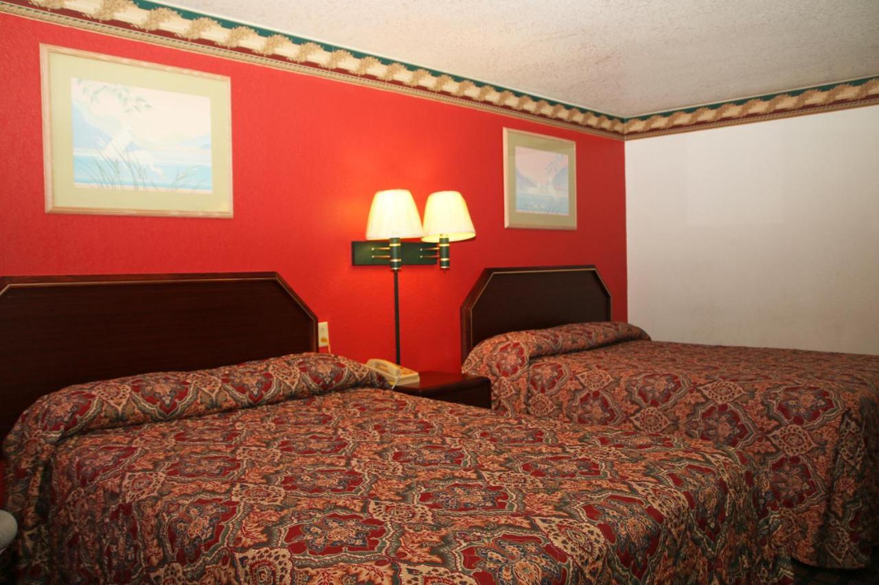 Lone Star Inn Llano Room photo